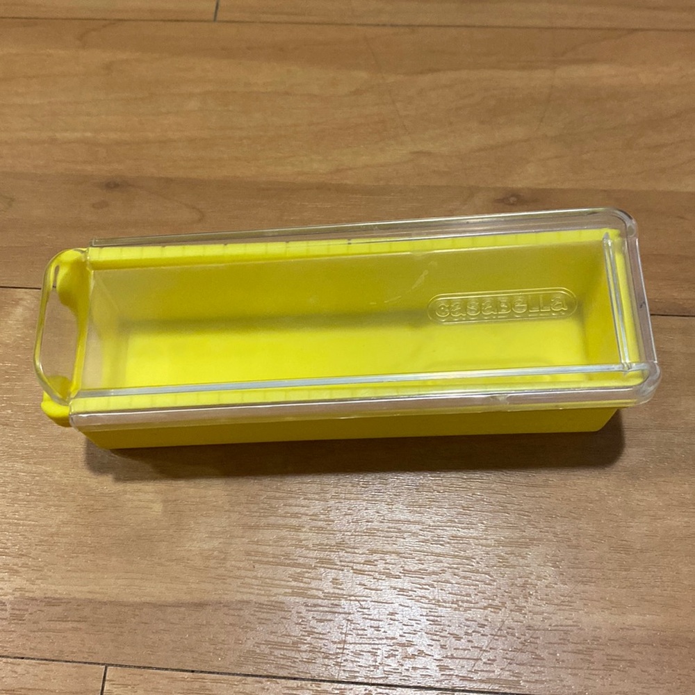 Casabella Butter Keep 'n Slice Butter Holder & Measuring  - Butter Dish Silicone